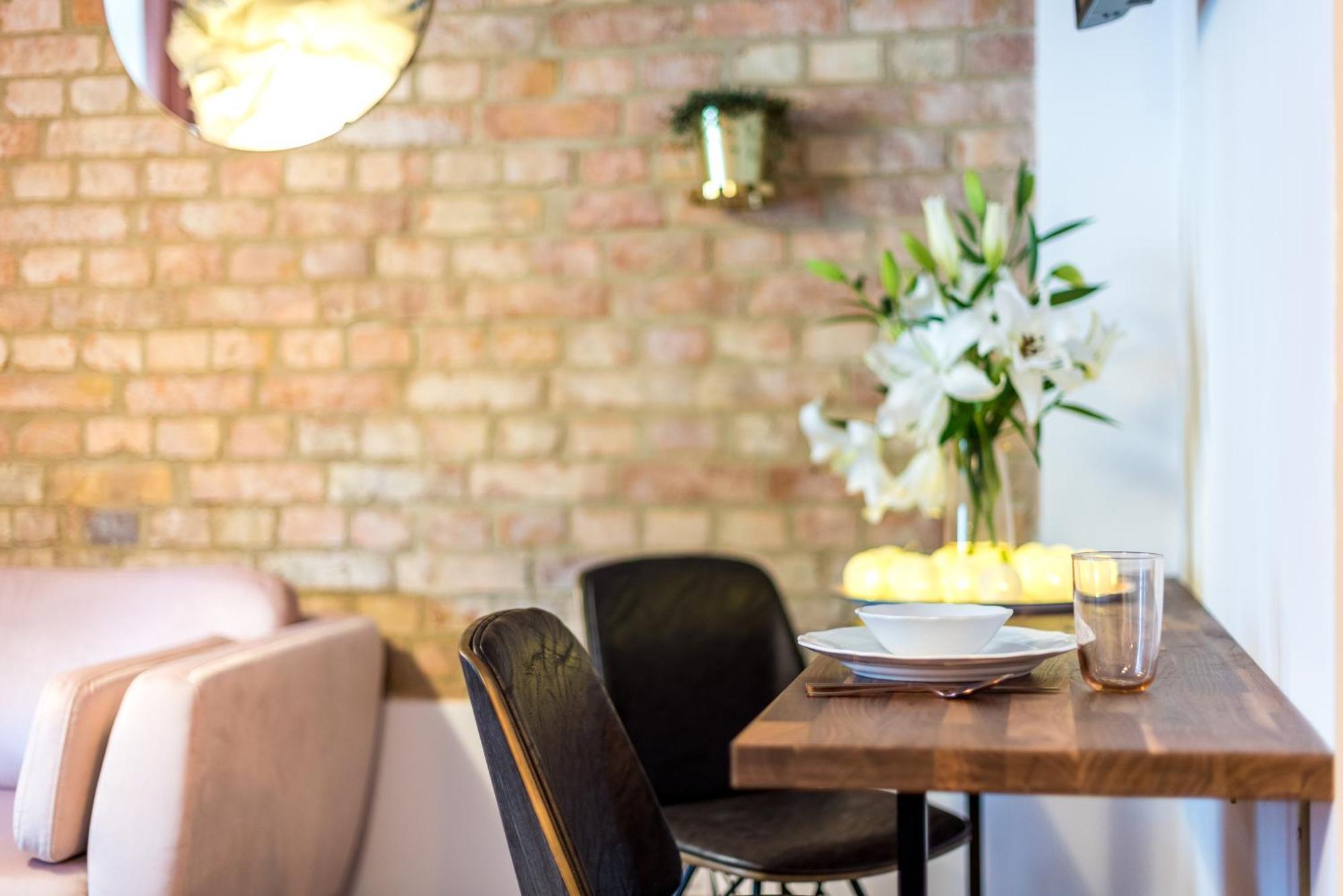 Cichy Zakatek Apartament Przy Starym Rynku Poznan Luaran gambar